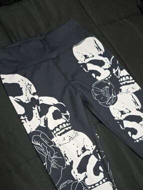 Black Skull Print High-Waist Leggings